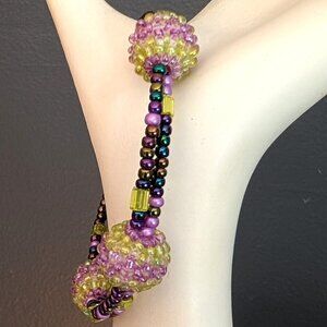 Lilac and chartreuse seed bead ball bracelet with iridescent bead accents